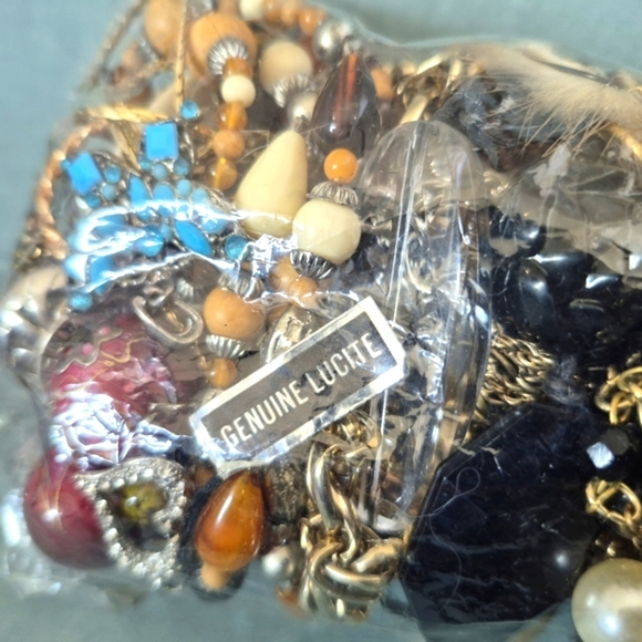 Mystery Craft Jewellry Bag - Picture 12 of 16